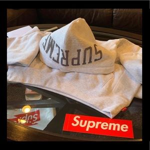 Supreme hoodie